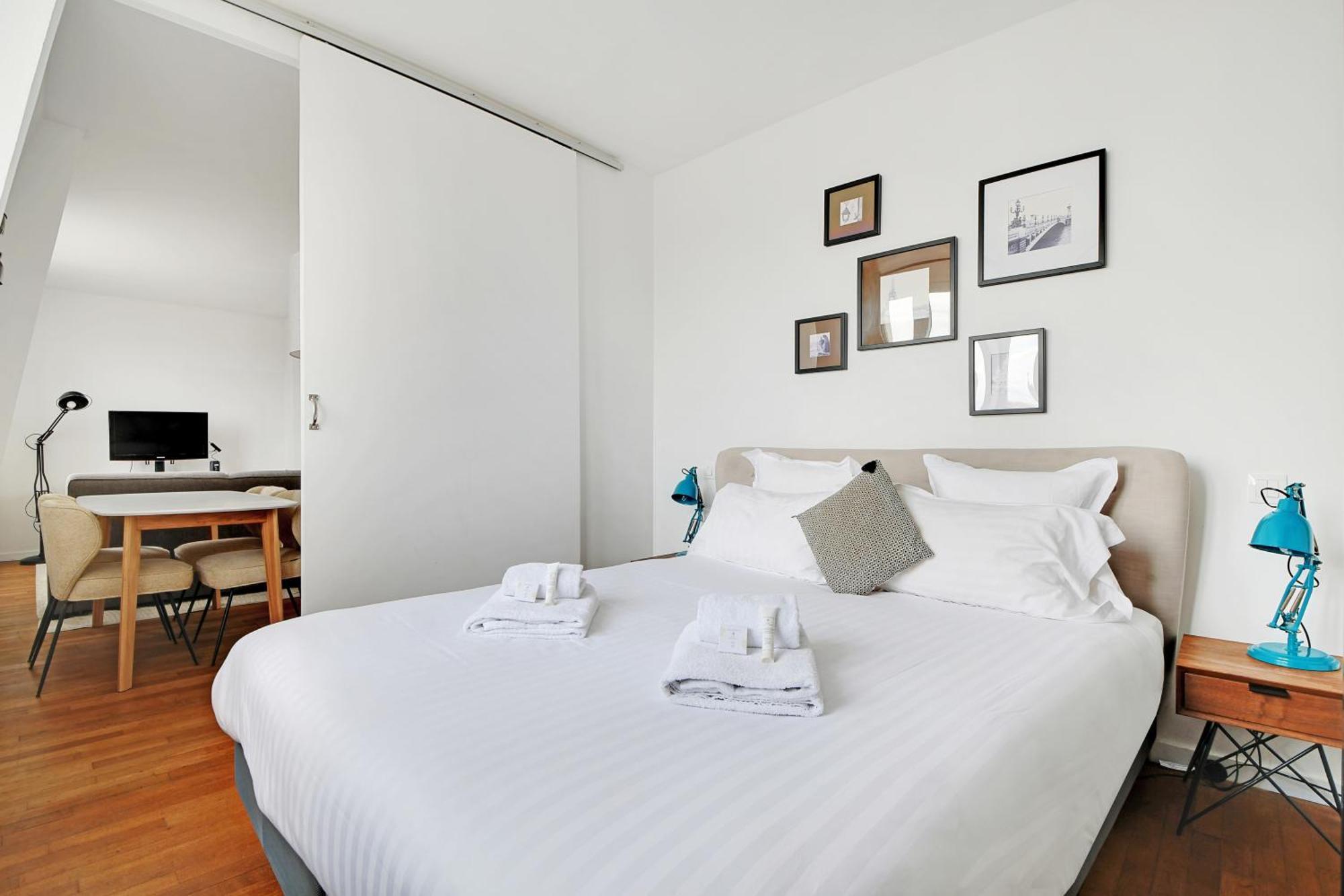 Pick A Flat'S Apartments In Saint Michel - Rue Du Sommerard Париж Экстерьер фото