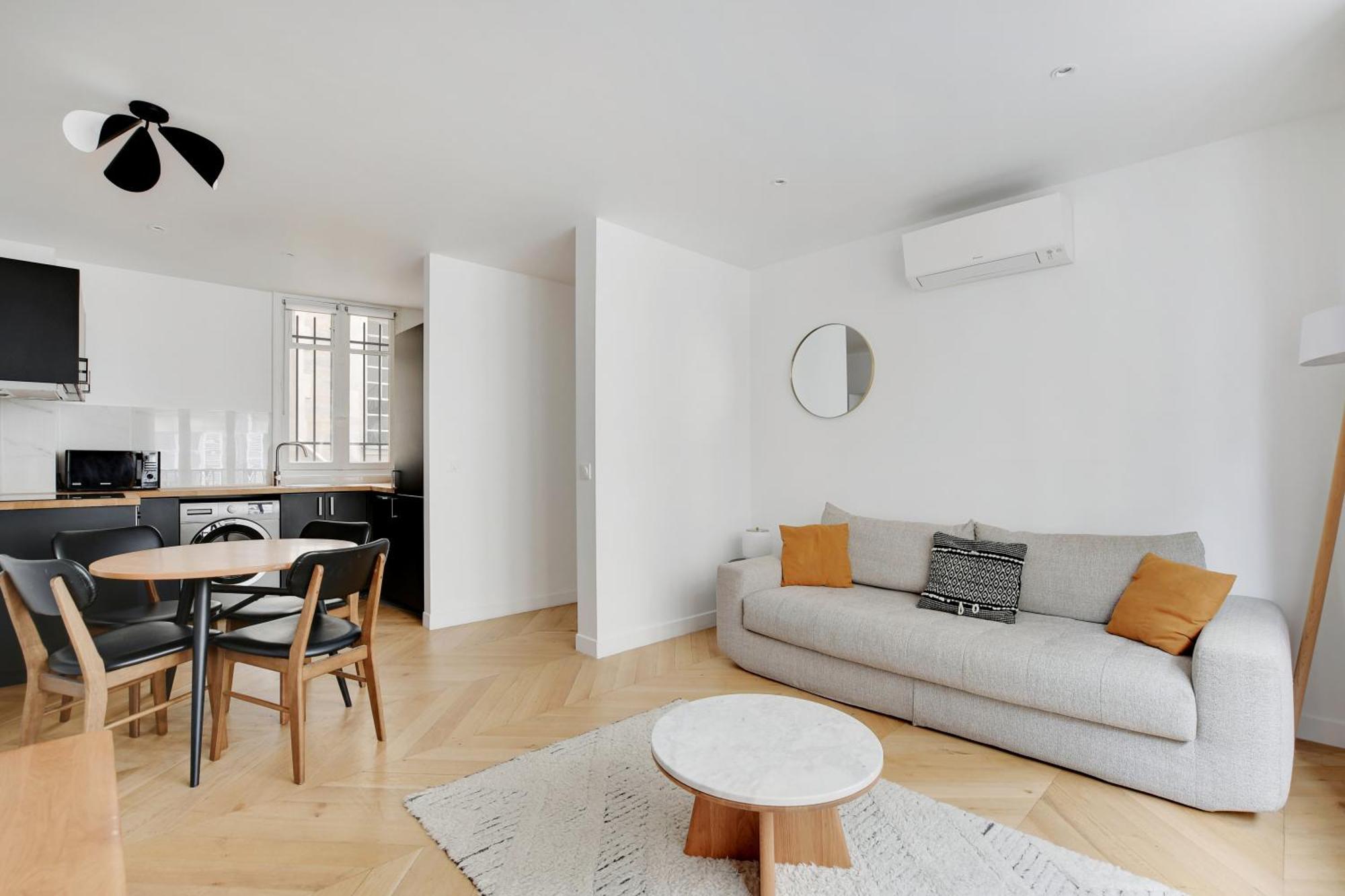 Pick A Flat'S Apartments In Saint Michel - Rue Du Sommerard Париж Экстерьер фото