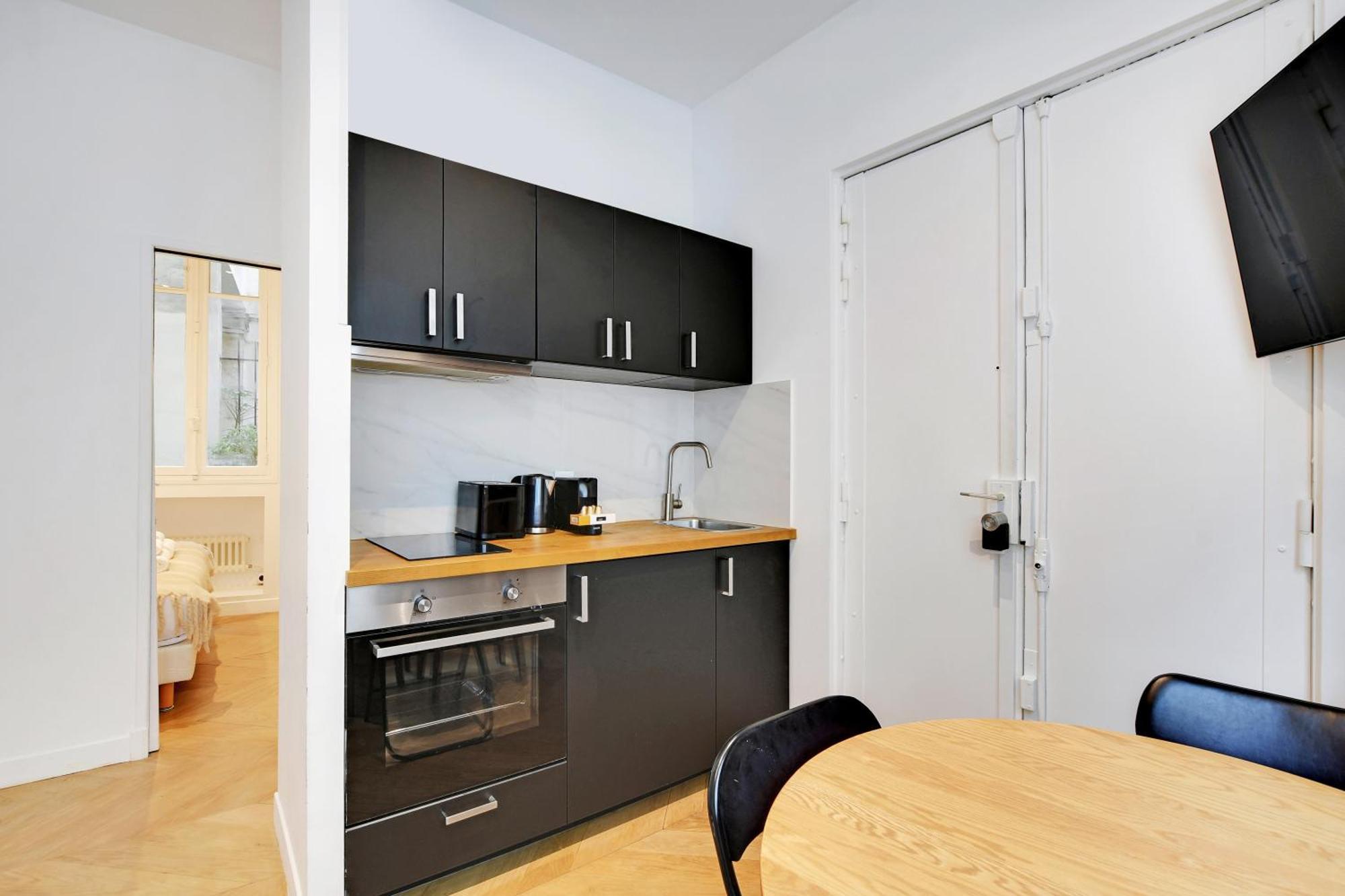 Pick A Flat'S Apartments In Saint Michel - Rue Du Sommerard Париж Экстерьер фото